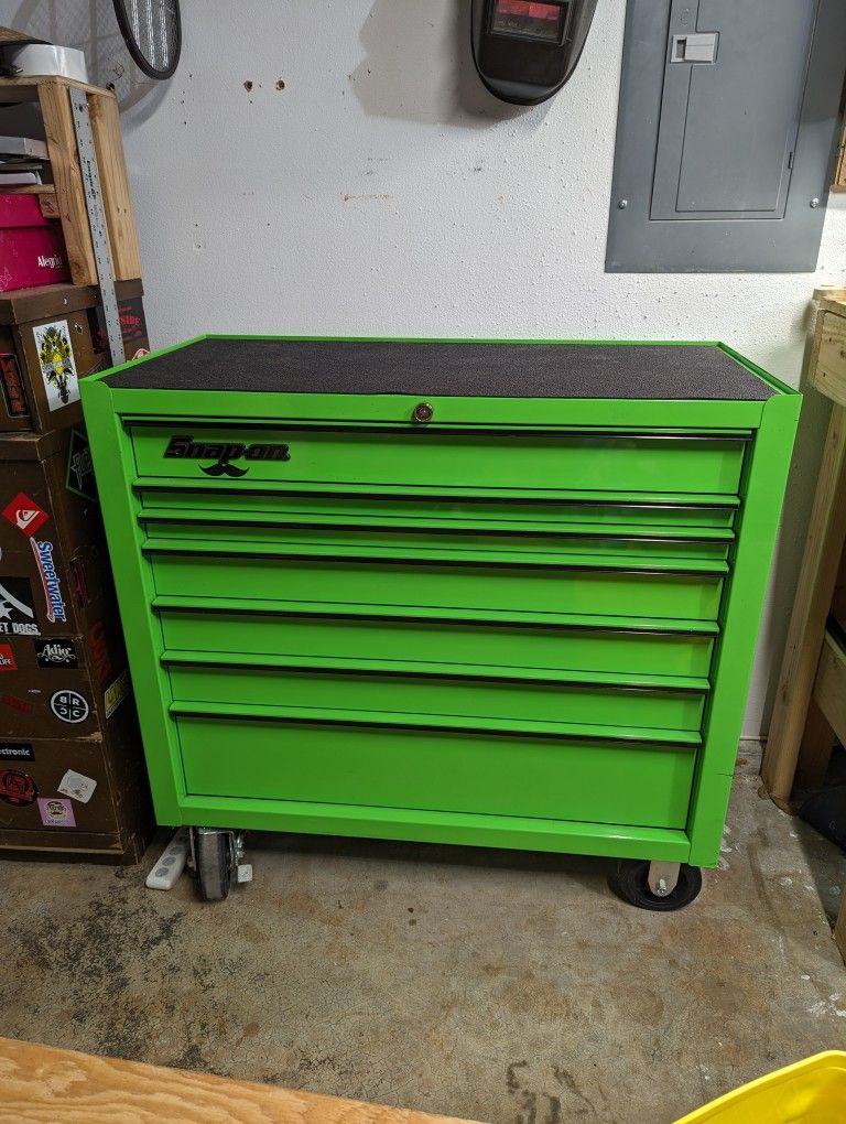 Snap-on KRA4107 Heritage Series Roll Cab Toolbox (Extreme Green)