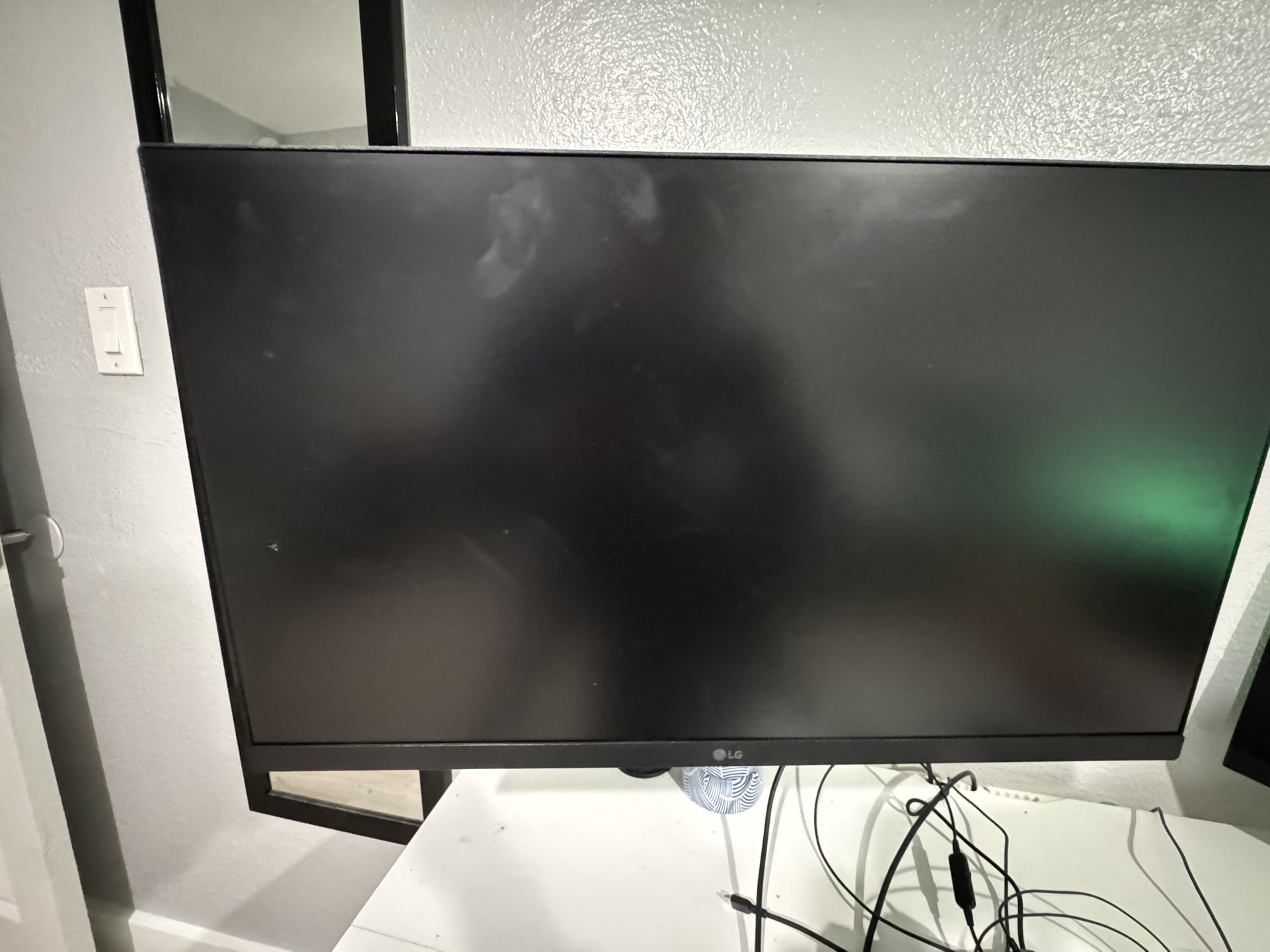 LG 27BN88Q-B Ergo Monitor (27”) w/ C-Clamp Adjustable Desk Arm