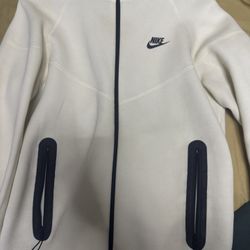 Nike Tech