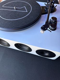 Record player / Bluetooth speaker