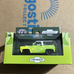 M2 Machines 1:64 Chevy Blazer 