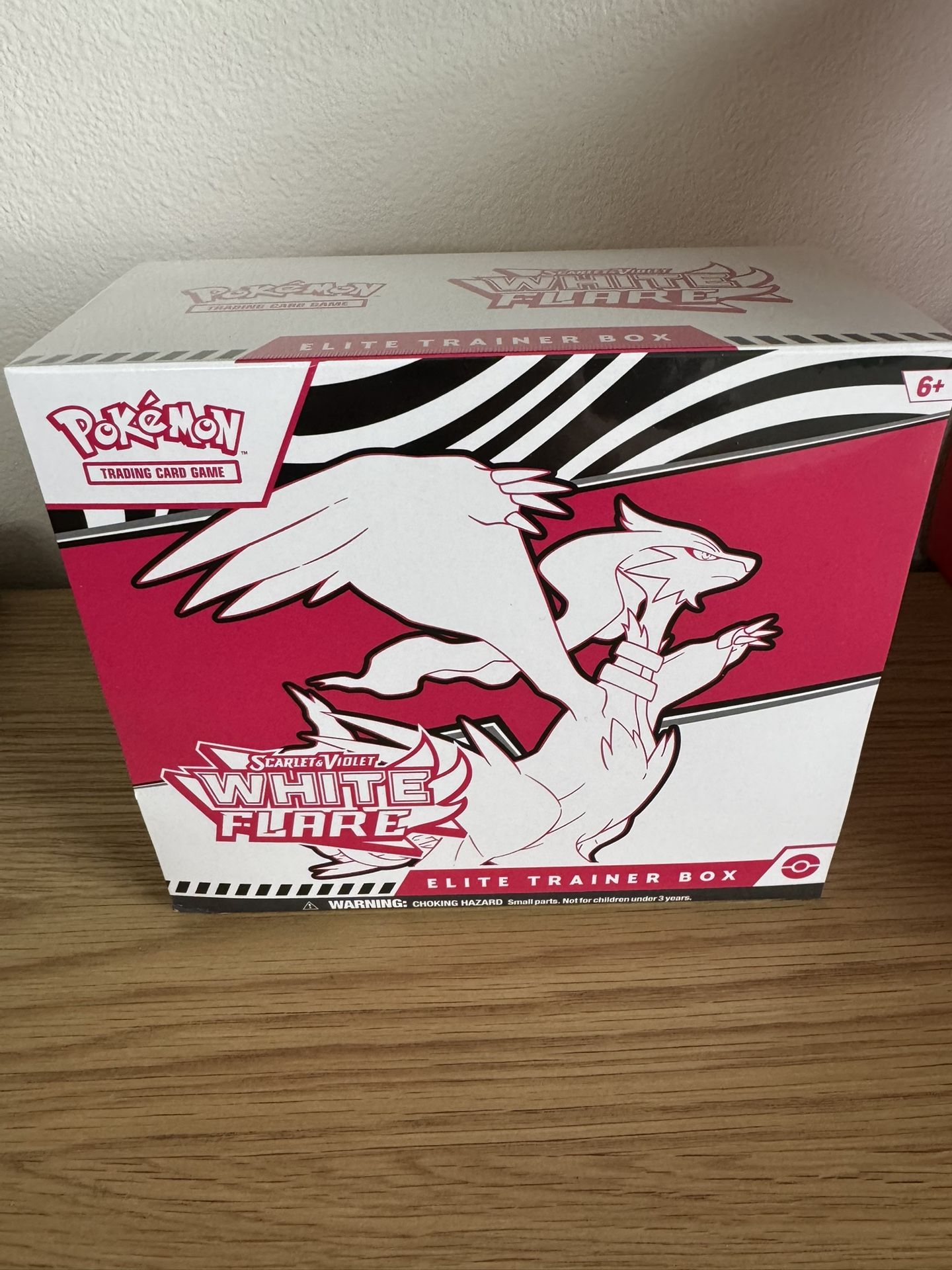 Pokemon White Flare Elite Trainer Box / ETB