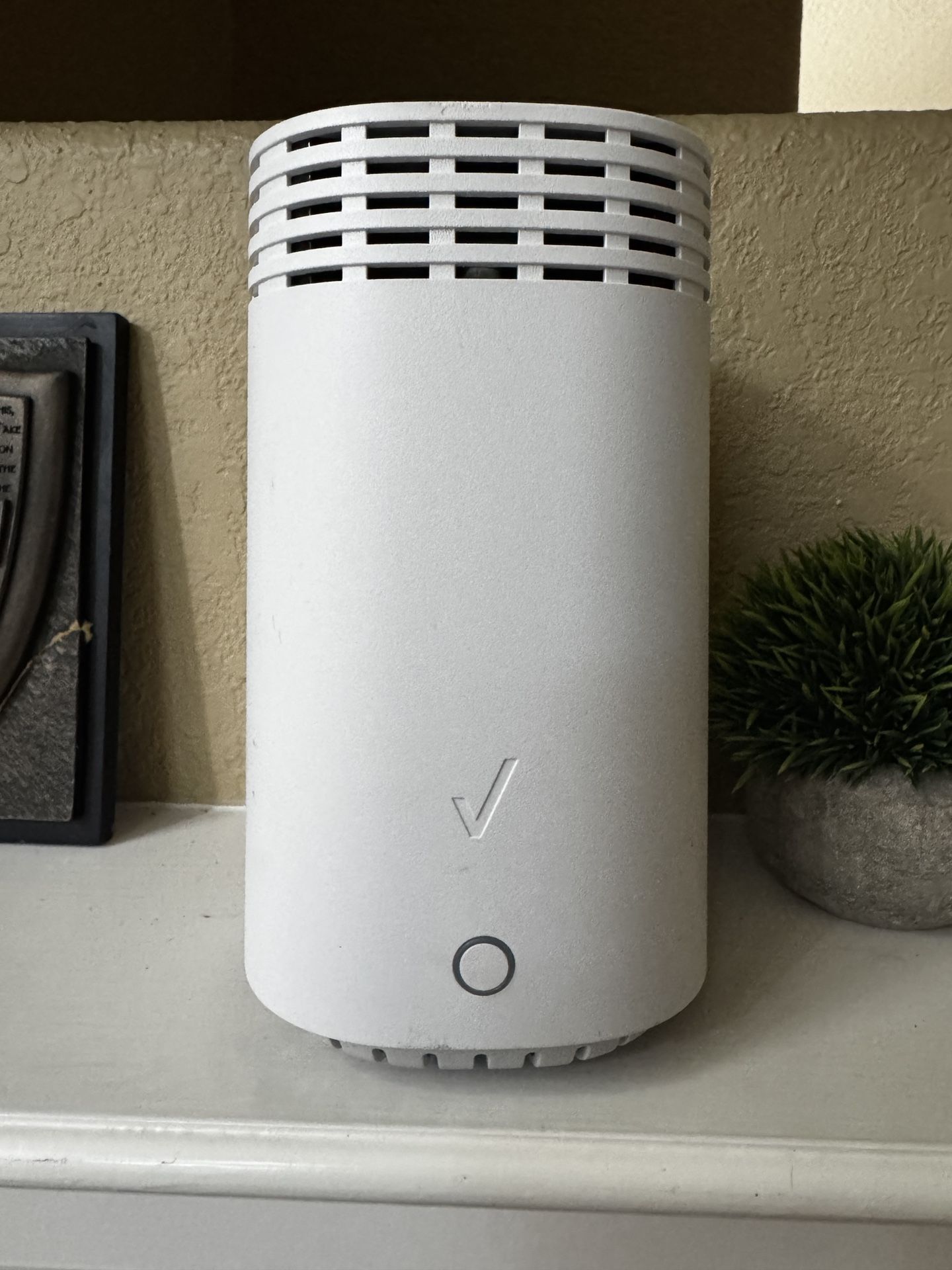 Verizon G3100 Wireless Router.