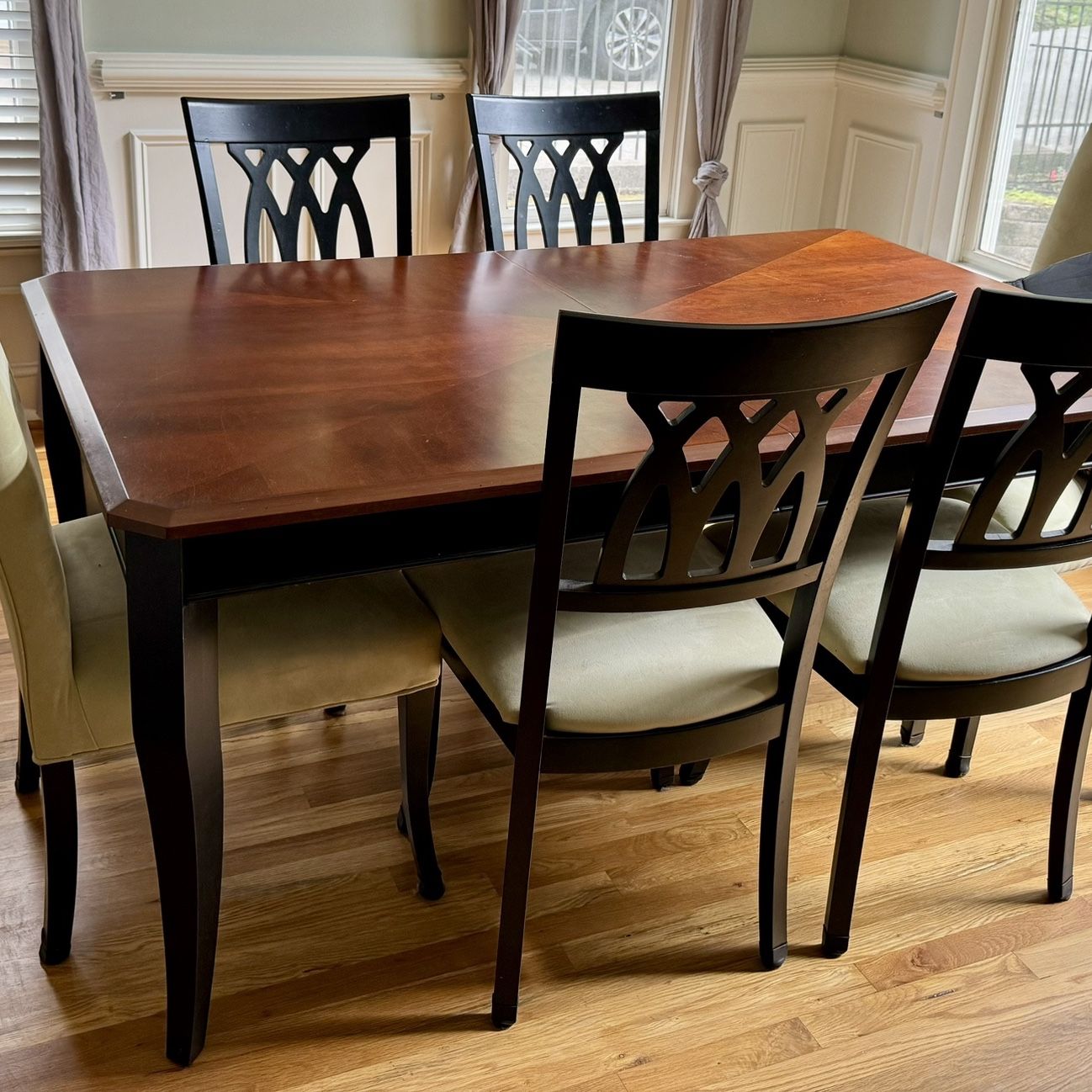 Wood Dining Table & 6 Chairs 