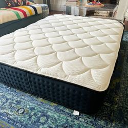 King Mattress - Dreamcloud Hybrid