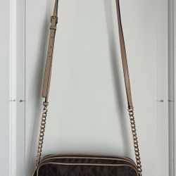 Micheal Kors Crossbody Purse