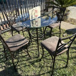 Table & Chairs Glass/iron 