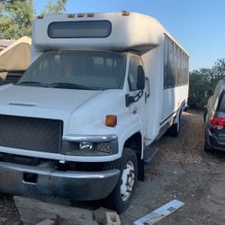 2008 Chevy C5500 Parts  Shuttle Bus. Complete 