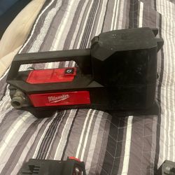 Milwaukee Pump Light Industrial Tool M 18