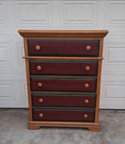 Bassett 5 Drawer Dresser