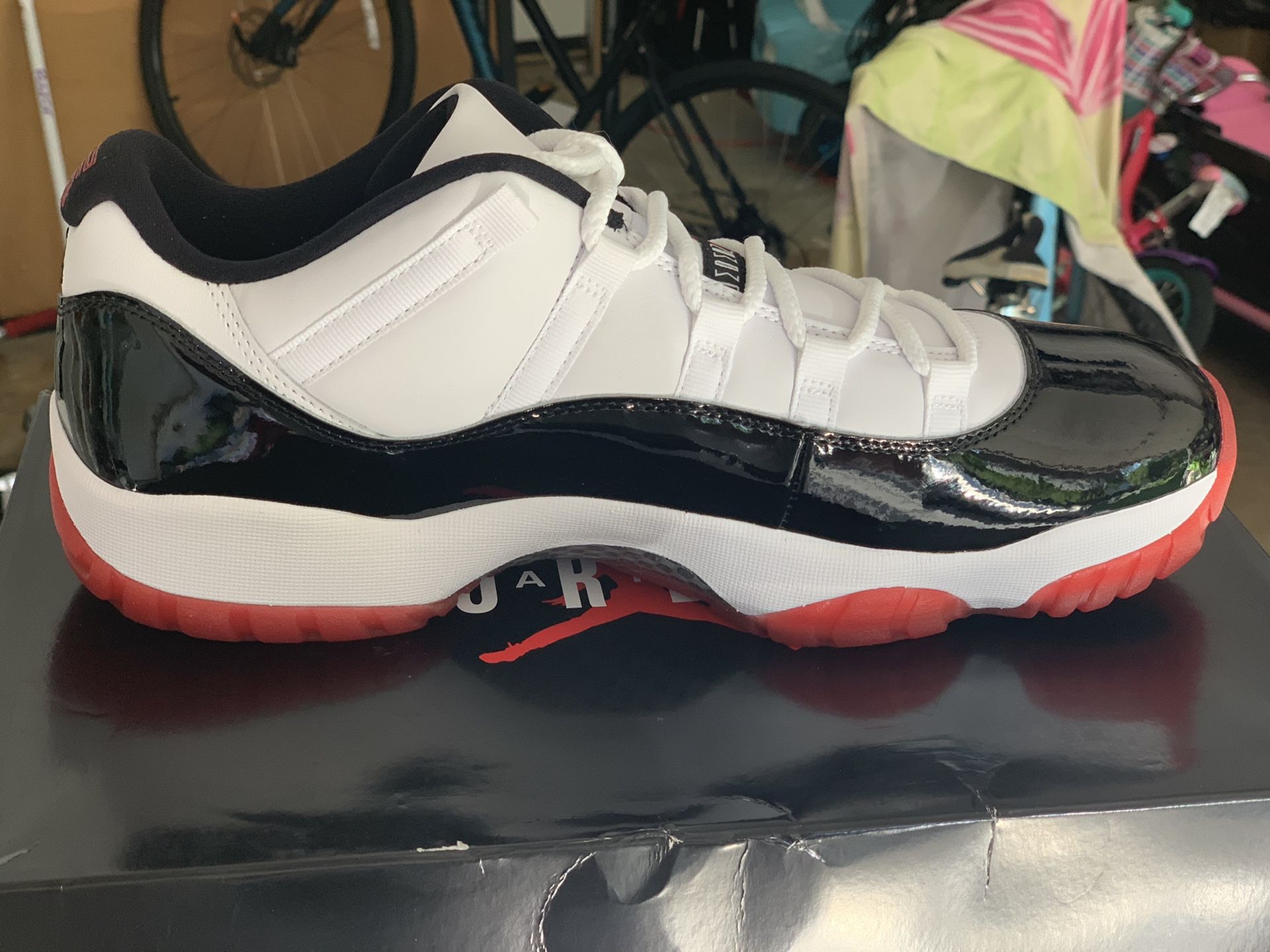 Jordan 11s low sz 13