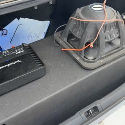  L7 Kicker 12 ( wired to 1 ohm )