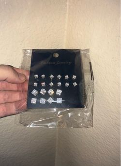 Men/woman square earrings studs