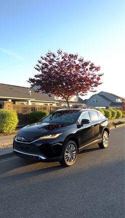 Toyota Venza XLE Hybrid 2023