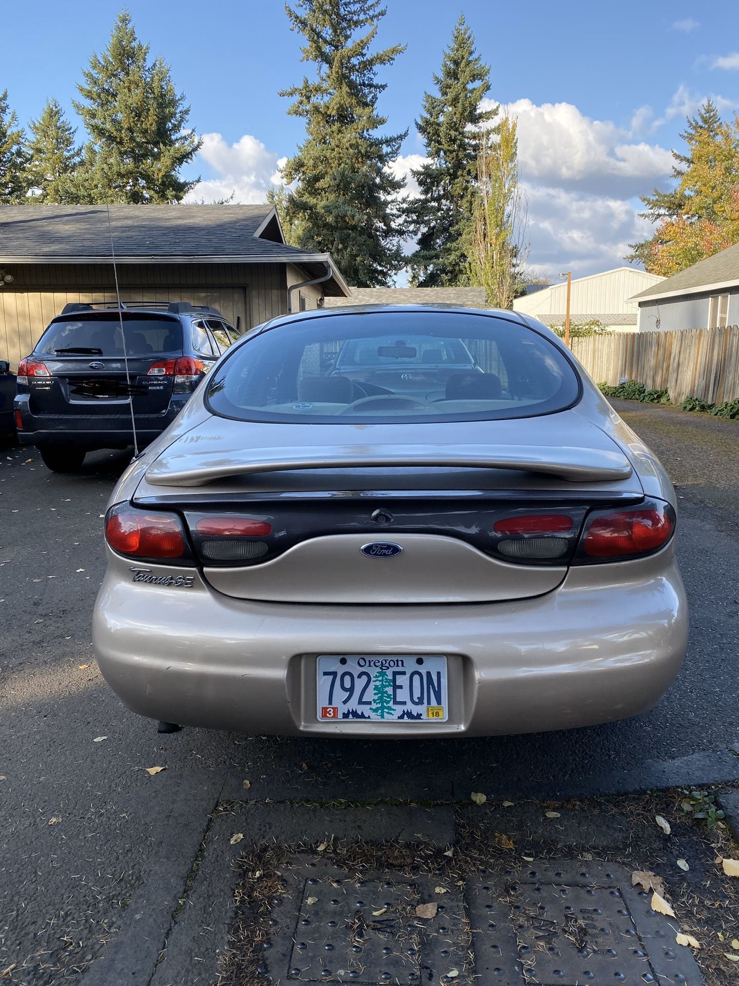 1999 Ford Taurus