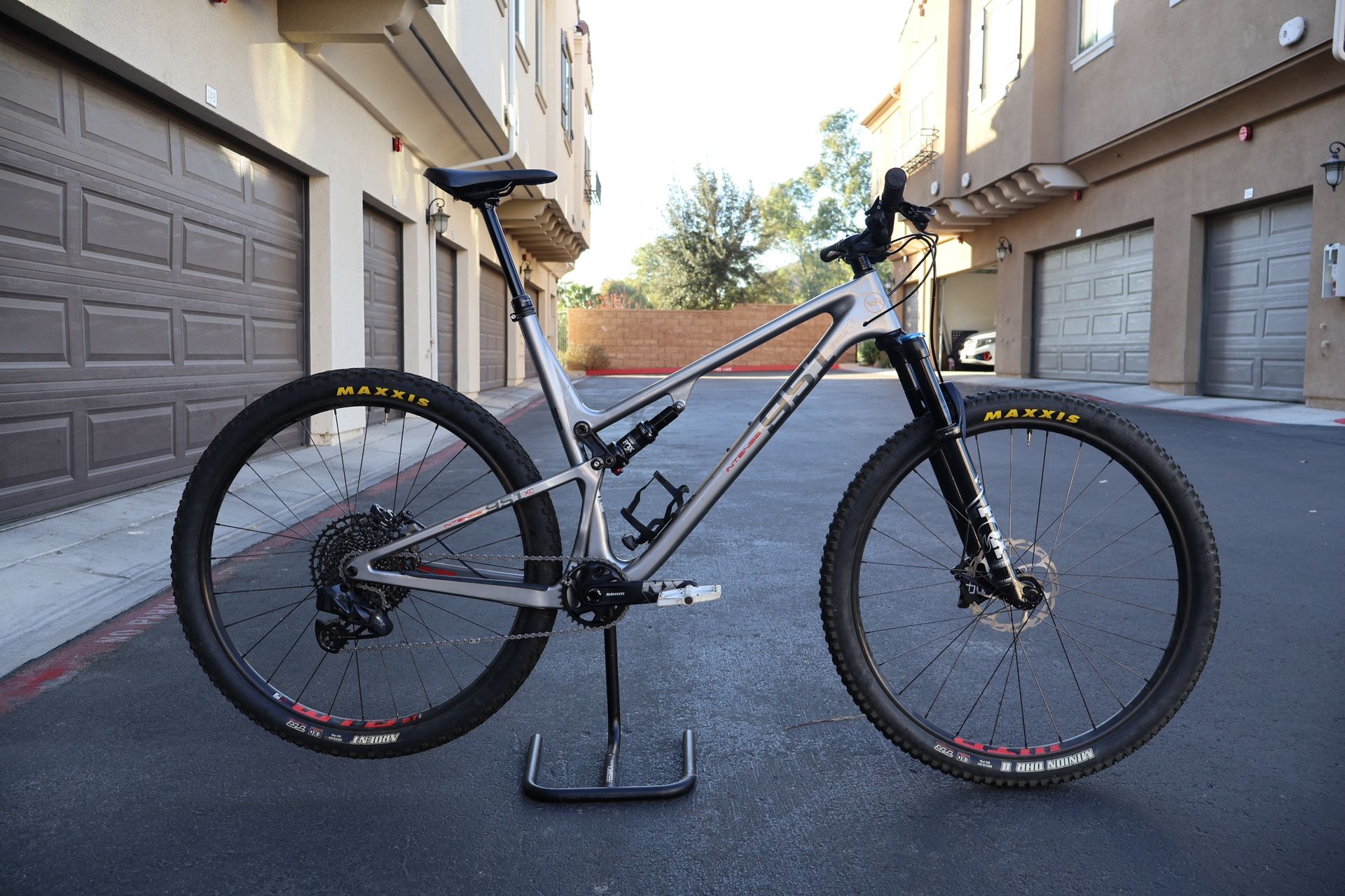 2022 Intense 951 XC Size XL (with upgrades)