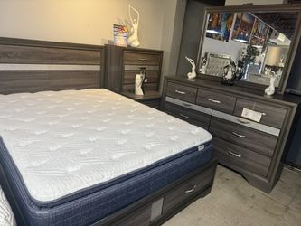 Huge Black Friday Special 5 Pc Bedroom Set With Storage Only $999