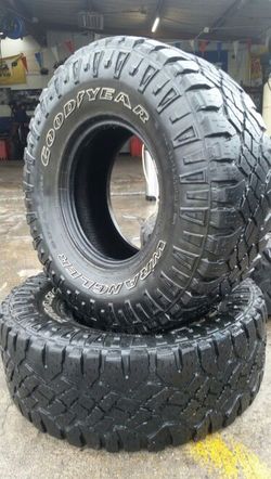 15 INCH TIRES 33/ GOODYEAR WRANGLER DURATRAC for Sale in Garland,  TX - OfferUp