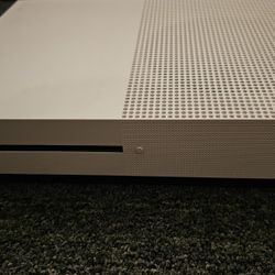 Xbox One S with lots of extras 