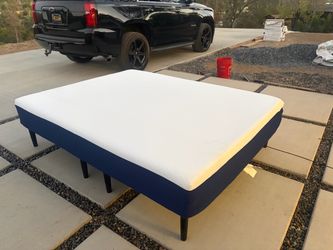 Like New Queen Sleepy’s Hybrid Mattress