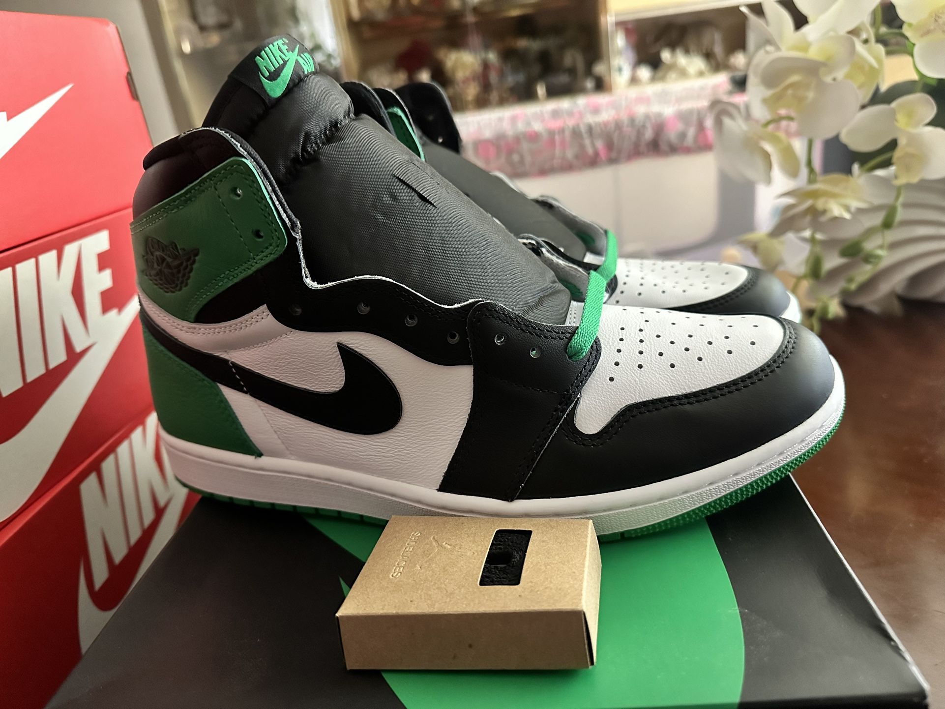 Jordan Retro 1 Lucky Green Size 11 Dead Stock 