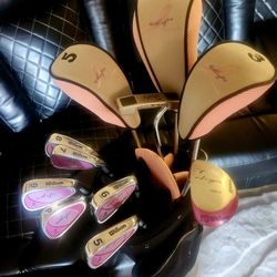Wilson⛳️Lady's Breast Cancer🎀 Awareness Golf Set...🔥