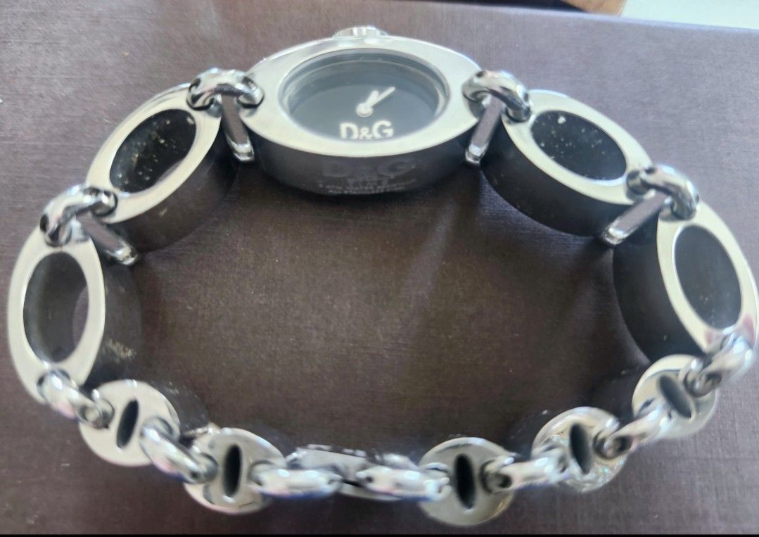 Dolce&Gabanna Sterling Silver Side Facing Watch-Be The Conversation Piece💋