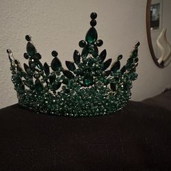 Emerald Green Crown