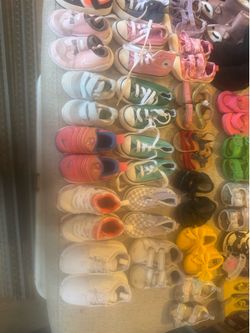 Tennis y huaraches de niña
