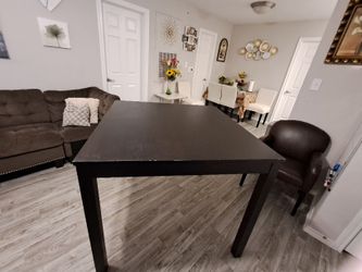 Mesa Para Comedor, NO incluye Sillas