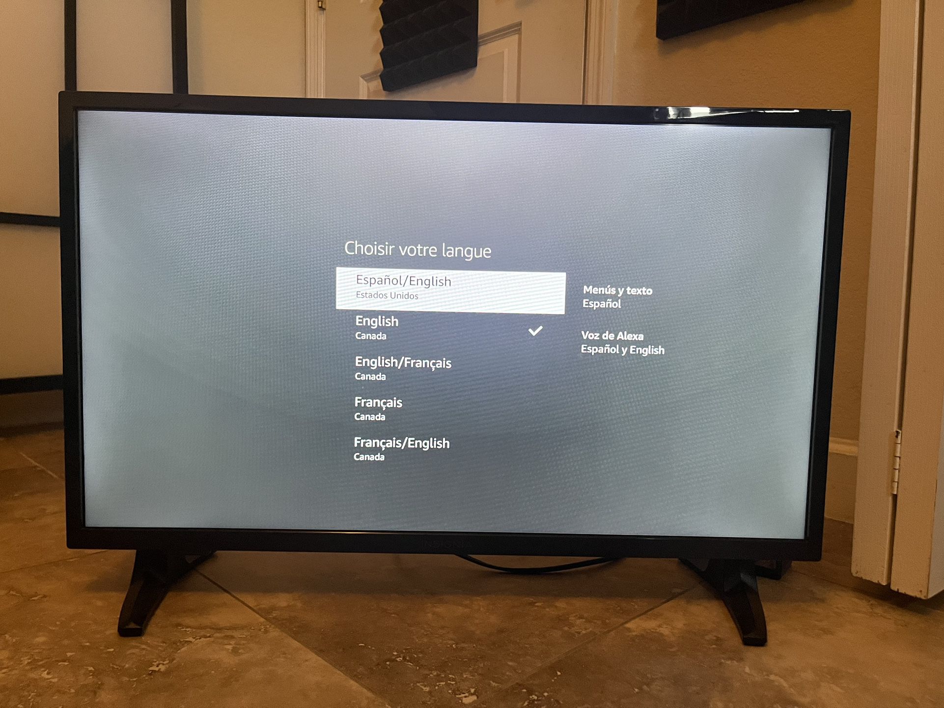 Insignia 32” inch Smart tv