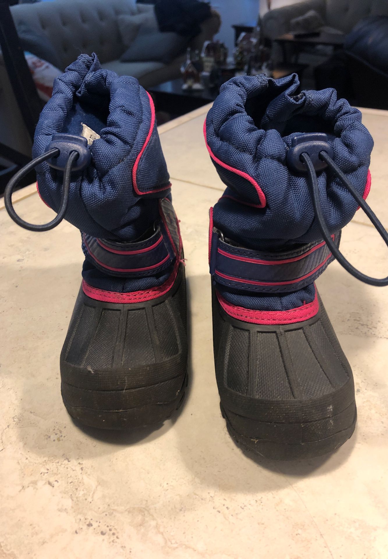 Girls snow boots large 9/10