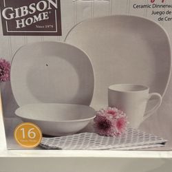 Brand New Dinner Plates 