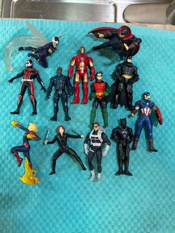 Lot of 12 Marvel Avenger Action Hero’s 4 inch