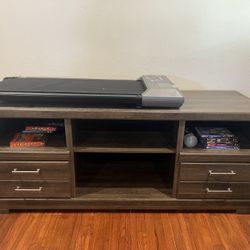 TV Stand/ Entertainment Center