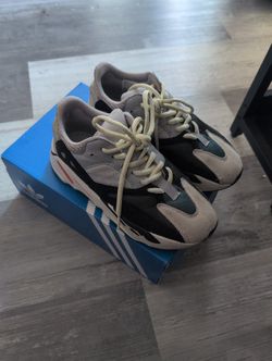 Size 5 Yeezy 