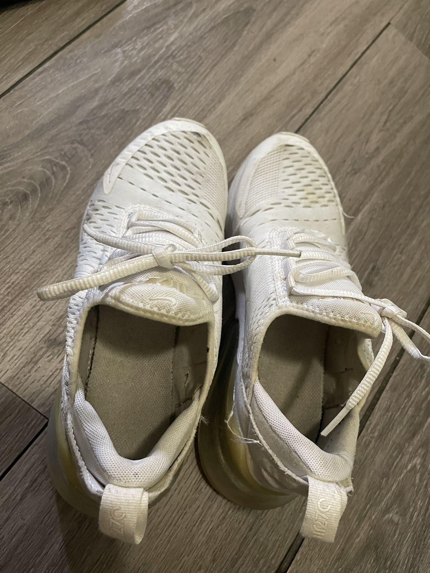 Nike White Shoes Size 5.5 Youth