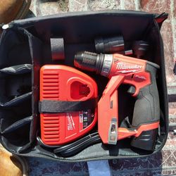 Milwaukee M12 FUEL 12-Volt Lithium-Ion Brushless Cordless 4-in-1 Installation 3/8 in. Drill Driver Kit with 4-Tool Heads