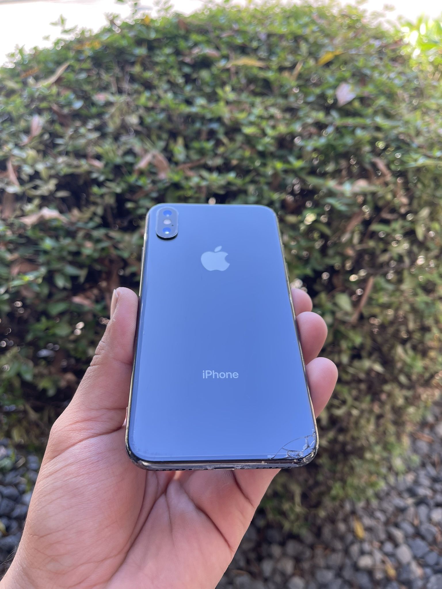 iPhone X 64gb (Carrier Unlocked) Works Great
