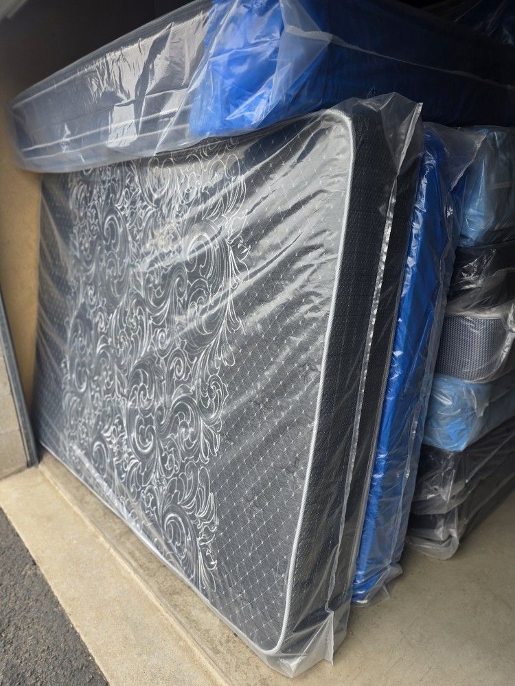 Same Day Delivery Se Habla Espanol Single Twin Mattress 99 Full Double 159 Queen Bed 179 King 229 California King 229 Frame 69 XL Twin Mattresses