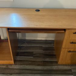 free desk (need gone asap) 