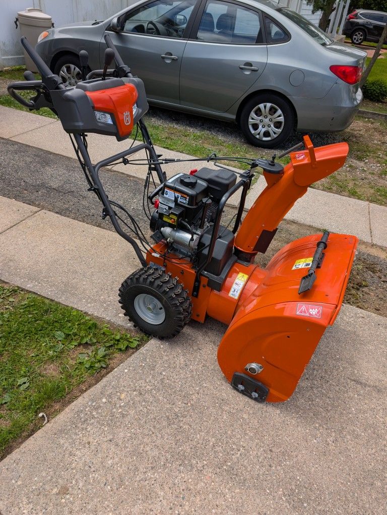 Husqvarna Snow thrower