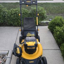 DeWalt DCMWP233U2 2x20V Max 21-1/2" Brushless Cordless Push Mower