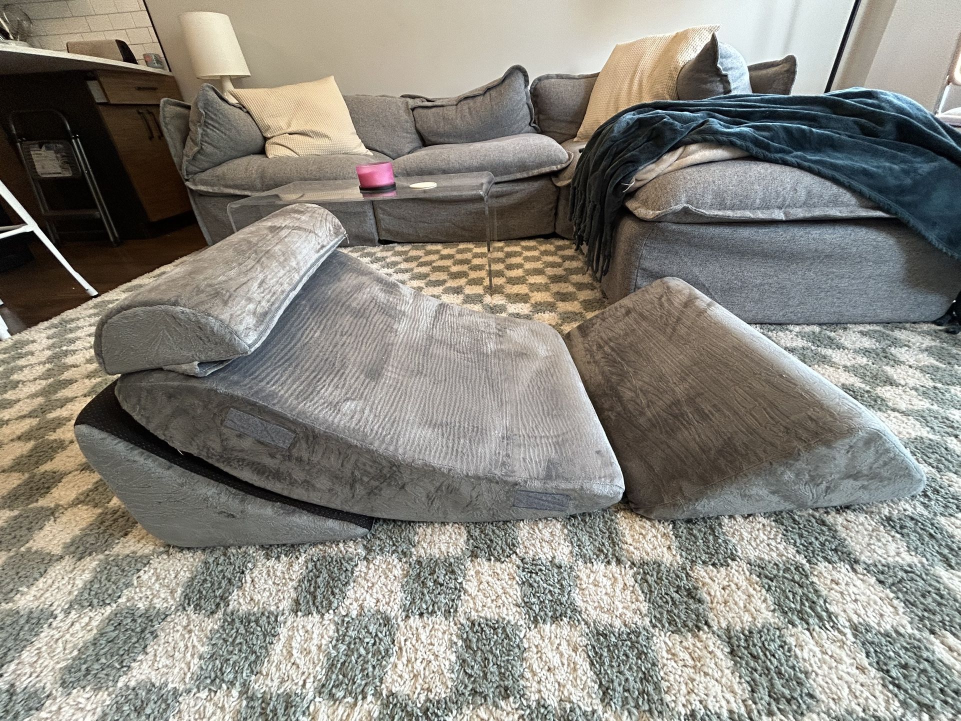 Pillow Wedge Set