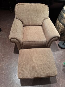 Broyhill Rolled Arm Chair Ottoman for Sale in Sugar Hill GA