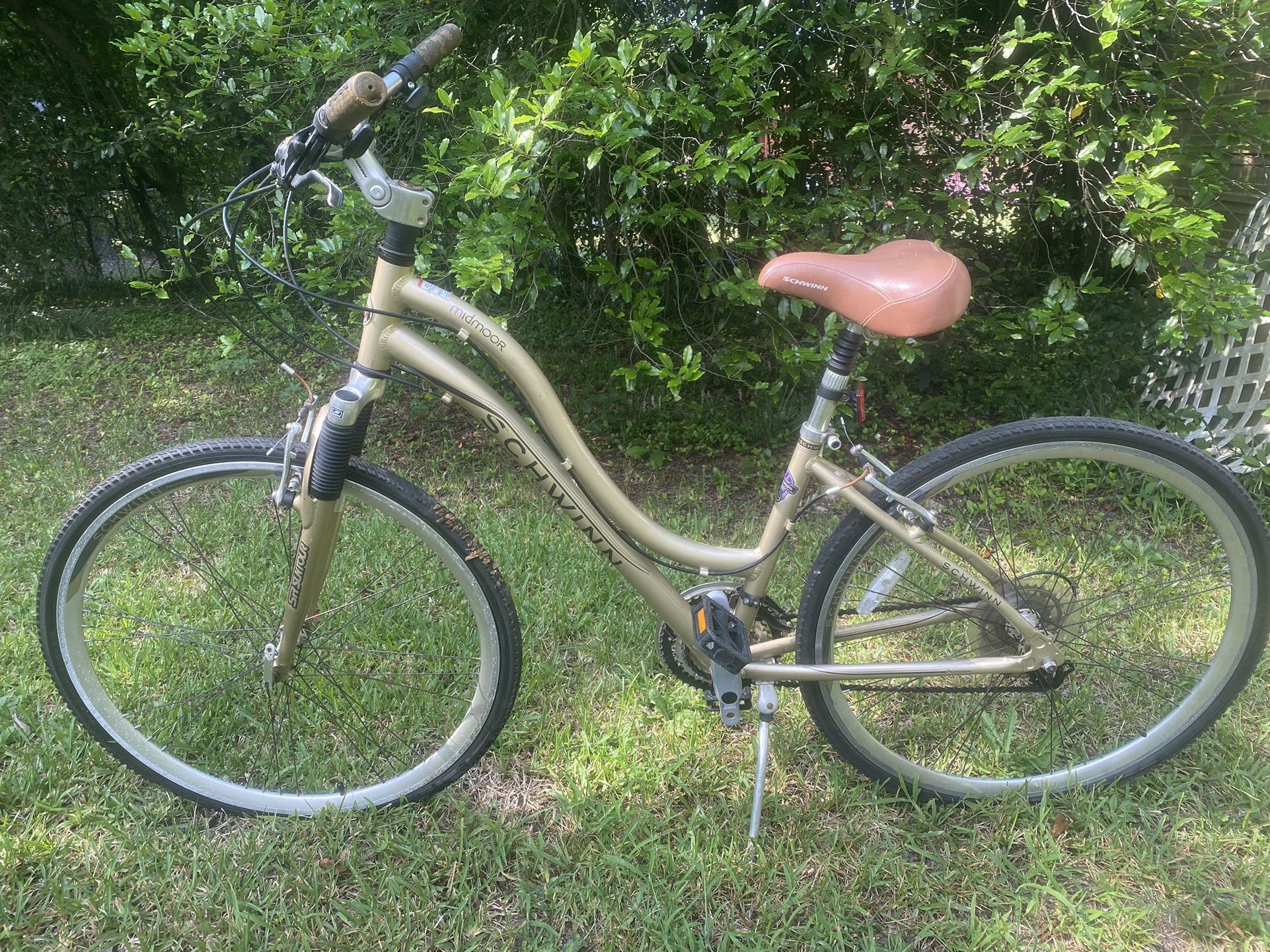 Schwinn Midmoor Comfort Bike