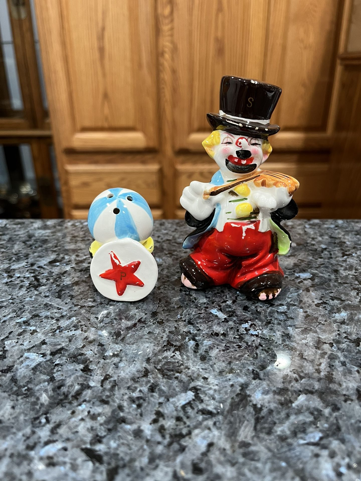 Vintage Pair Enesco Clown and Circus Ball and Drum Salt & Pepper Shakers 1960s. Preowned Paint Wear Due to age