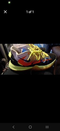 Nike Kyrie 5 Basketball Sneakers