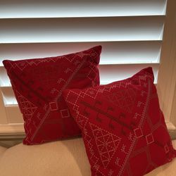 Vintage Red Embroidered Folk Art Set Of Two Pillows In Excellent Condition