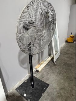 Dayton 30” Industrial Oscillating Pedestal Fan – Model 3F298H – Heavy Duty